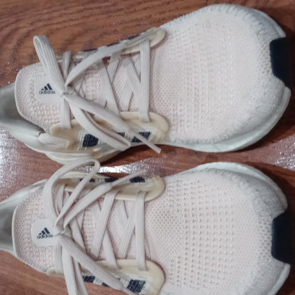 Adidas boost sneakers great condition - Picture 6 of 6